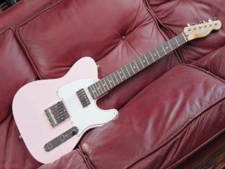squier vintage vibe, shell pink