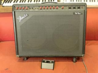 fender the twin red knobs