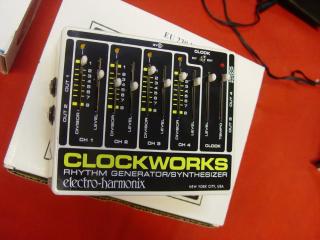 electro harmonix Clockworks rhythm generator / synthesizer