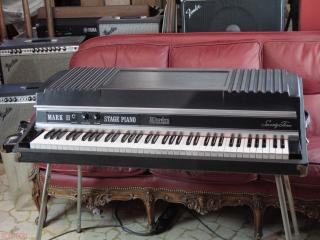 rhodes stage piano 73 mkII